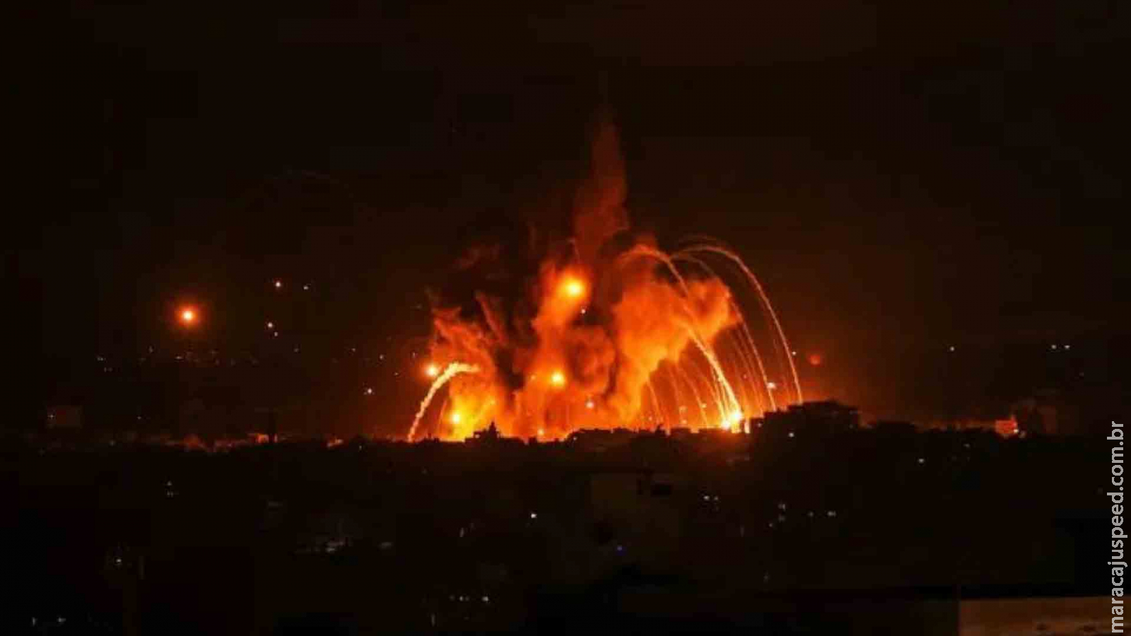Israel expande operações terrestres em Gaza após cortar internet do território Israel expande operações terrestres em Gaza após cortar internet do território