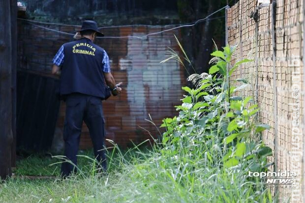 Jovem é assassinado a facadas em Água Clara Jovem é assassinado a facadas em Água Clara