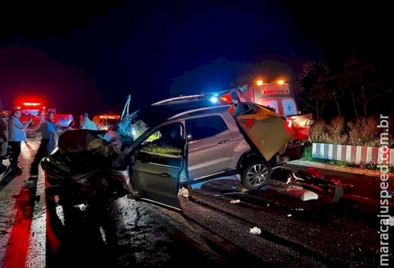 Motorista colide com ambulância e 9 pessoas ficam feridas em anel viário em Nova Andradina