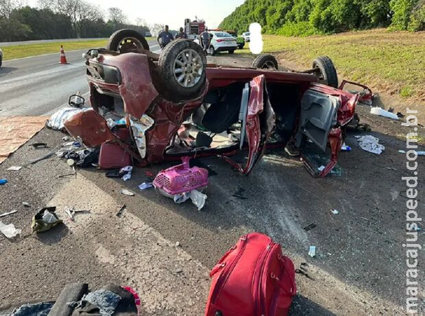 Motorista de MS capota carro em rodovia de São Paulo e duas pessoas morrem