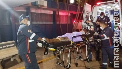 Mulher leva facada na cabeça durante bebedeira em Dourados Mulher leva facada na cabeça durante bebedeira em Dourados