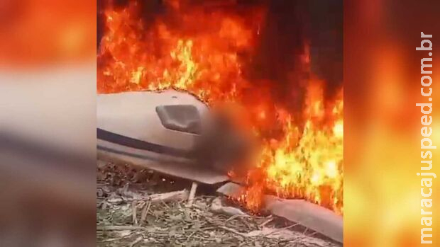 Piloto morre carbonizado após queda de avião na Colômbia Piloto morre carbonizado após queda de avião na Colômbia