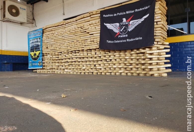 Polícia apreende mais de 1,5 tonelada de droga na região de fronteira Polícia apreende mais de 1,5 tonelada de droga na região de fronteira