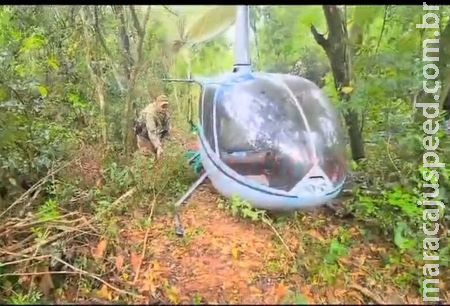 Polícia encontra helicóptero do tráfico abandonado em mata na região de fronteira Polícia encontra helicóptero do tráfico abandonado em mata na região de fronteira
