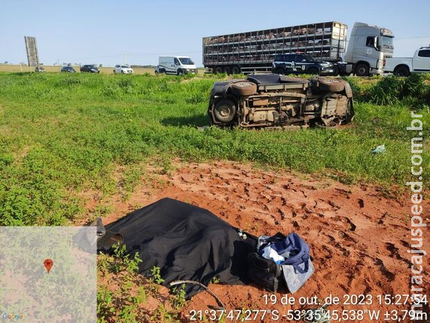 Policial e esposa foram arremessados do carro em acidente fatal na BR-267