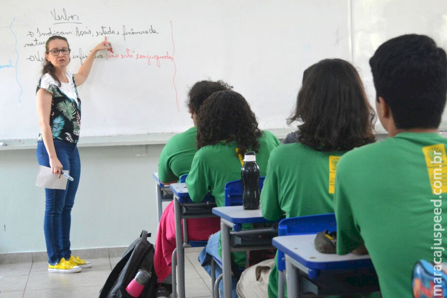 Professor de MS vai ganhar salário de quase R$ 12 mil, o triplo do piso nacional Professor de MS vai ganhar salário de quase R$ 12 mil, o triplo do piso nacional