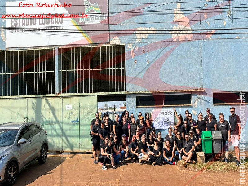 Professores de Maracaju protestam por melhores salários e condições de trabalho