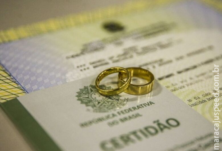 Projeto exige certidão de antecedentes criminais para habilitação de casamento