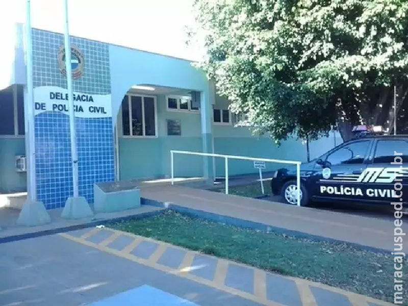 Rapaz é deixado amarrado em matagal e tem carro roubado por trio Rapaz é deixado amarrado em matagal e tem carro roubado por trio
