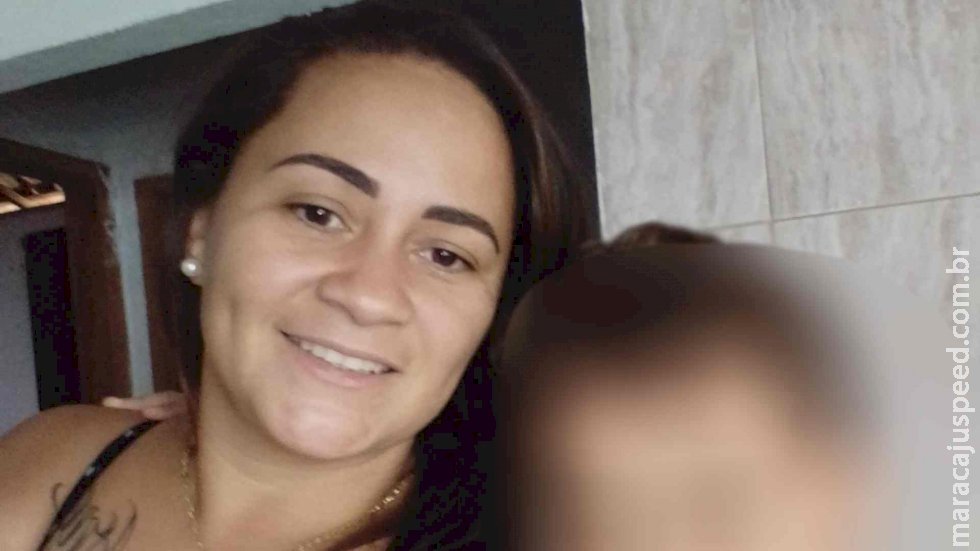 Um mês após matar ex a golpes de facão, homem se entrega à polícia Um mês após matar ex a golpes de facão, homem se entrega à polícia
