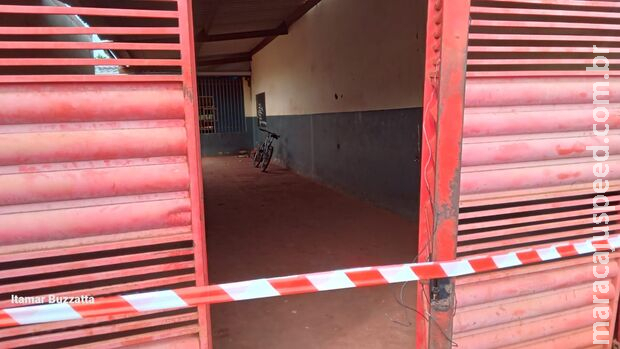 Corpo com faca cravada no tórax é encontrado em Campo Grande Corpo com faca cravada no tórax é encontrado em Campo Grande