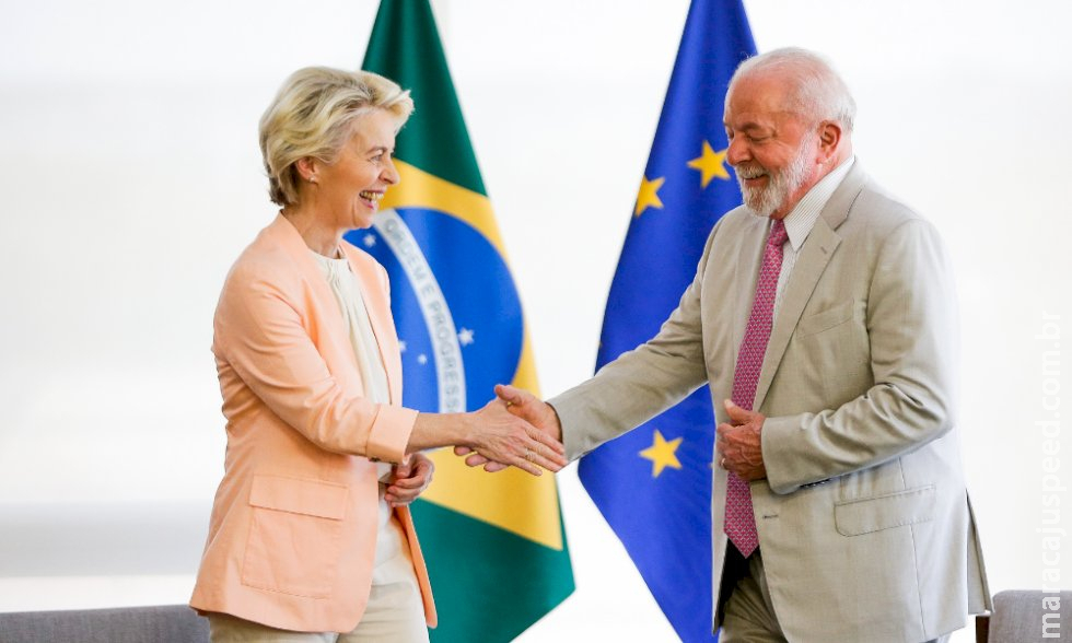 Após Milei vencer eleição na Argentina, Lula tenta acelerar acordo entre União Europeia e Mercosul