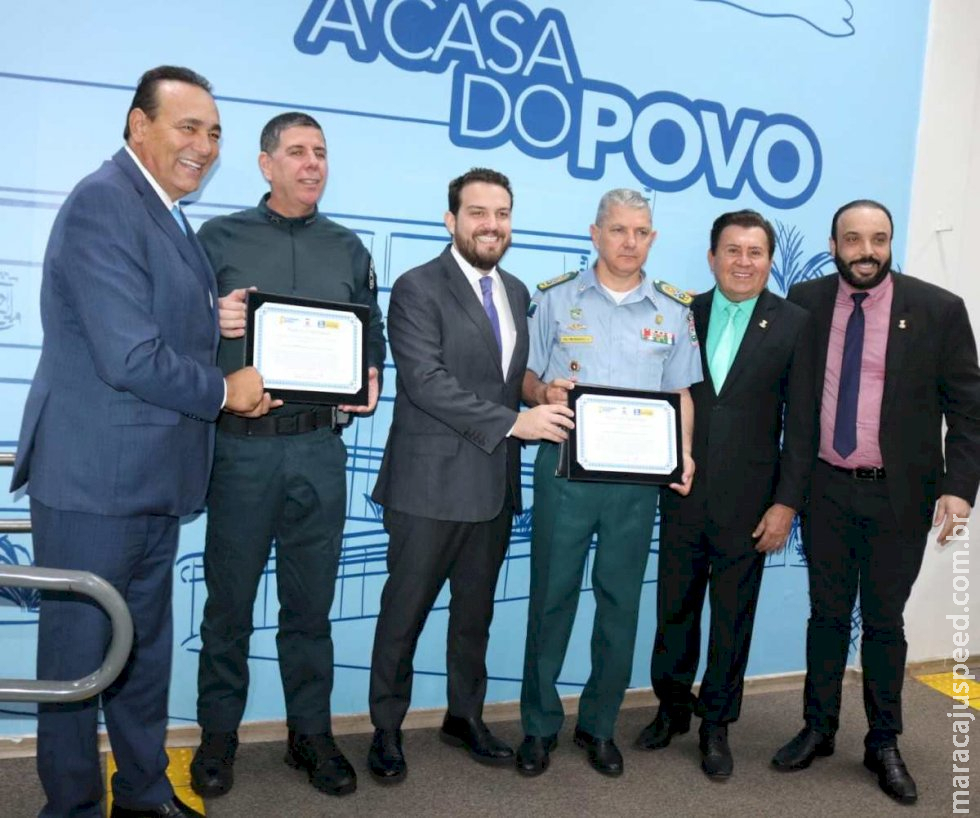 Após polêmica, vereadores homenageiam policiais na Câmara da Capital