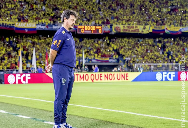 Após segunda derrota seguida pelas Eliminatórias, Diniz junta os cacos para encarar a Argentina Após segunda derrota seguida pelas Eliminatórias, Diniz junta os cacos para encarar a Argentina