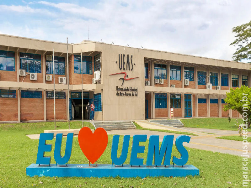 Cerca de 8 mil estudantes disputam as 811 vagas do Vestibular da UEMS no domingo Cerca de 8 mil estudantes disputam as 811 vagas do Vestibular da UEMS no domingo