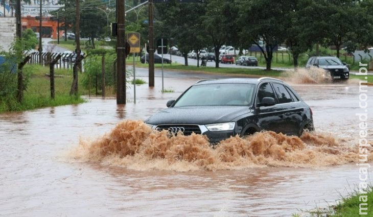 Com tempo instável em MS, cuidados devem ser redobrados em meio às chuvas