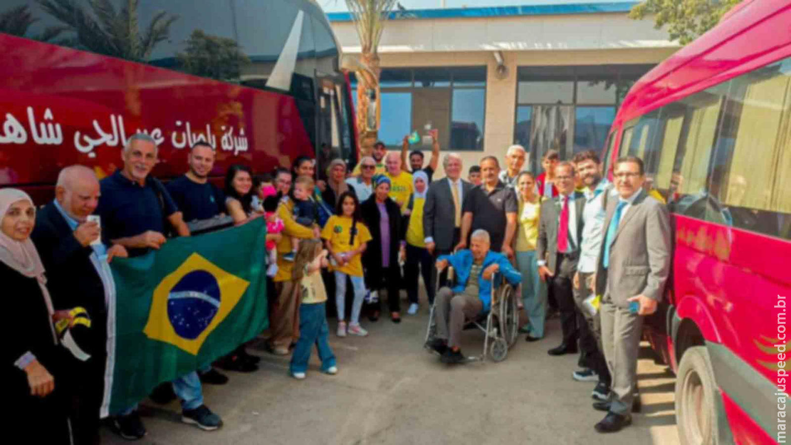 Grupo de 33 brasileiros é resgatado da Cisjordânia, na Palestina Grupo de 33 brasileiros é resgatado da Cisjordânia, na Palestina