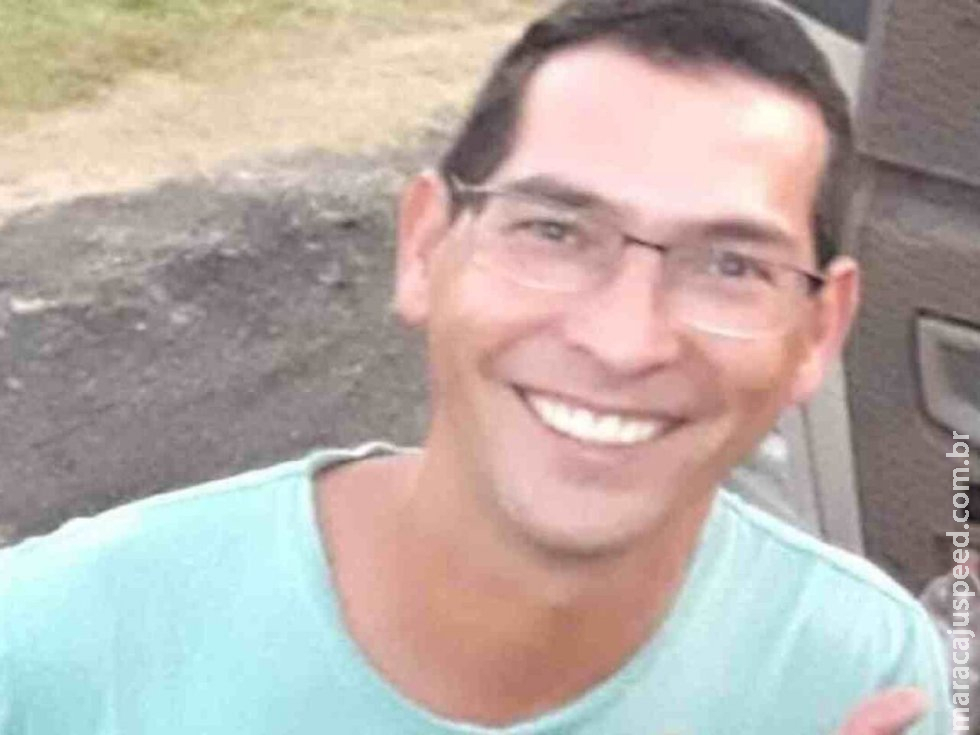Homem é assassinado na frente de casa após briga por ferramentas em Naviraí Homem é assassinado na frente de casa após briga por ferramentas em Naviraí