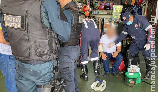 Idosos brigam por vaga de estacionamento e um acaba esfaqueado em Três Lagoas Idosos brigam por vaga de estacionamento e um acaba esfaqueado em Três Lagoas