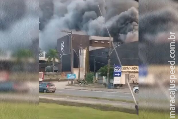 Incêndio de grandes proporções toma conta de fábrica da Cacau Show no ES