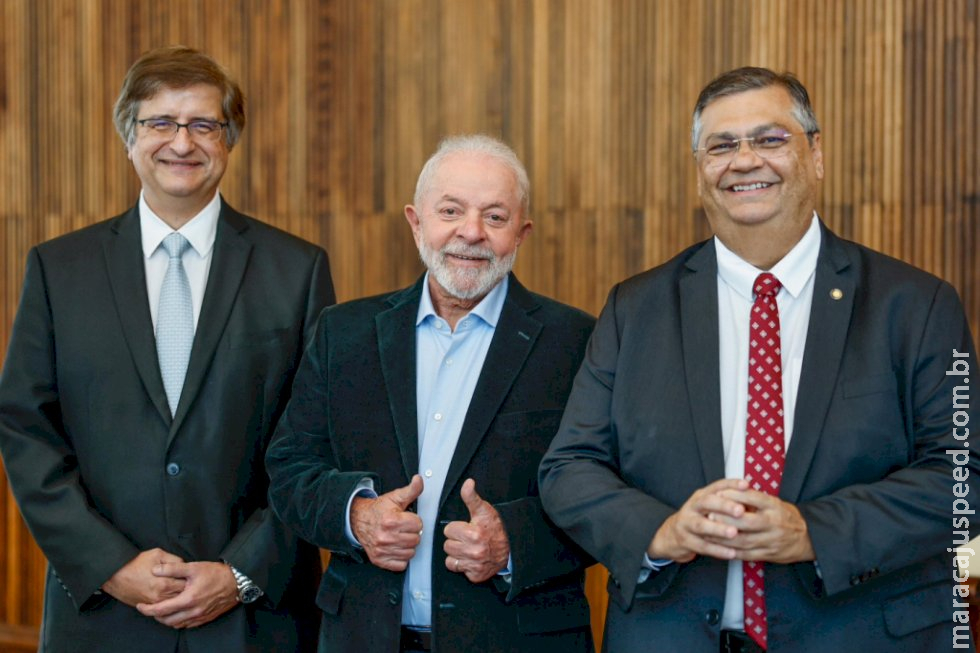 Lula indica Flávio Dino para vaga no STF e Paulo Gonet para a PGR