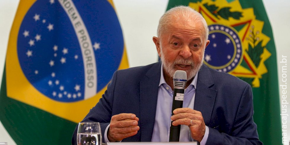 Lula pede que obras avancem sem “repetir possíveis equívocos