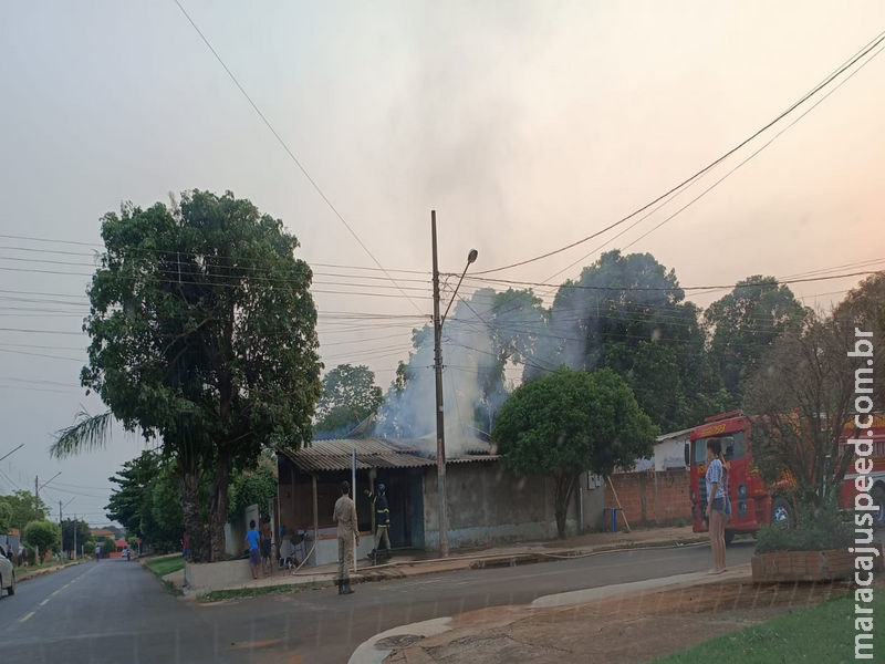 Maracaju: Bombeiros atendem ocorrência de incêndio em residência na Vila Prateada