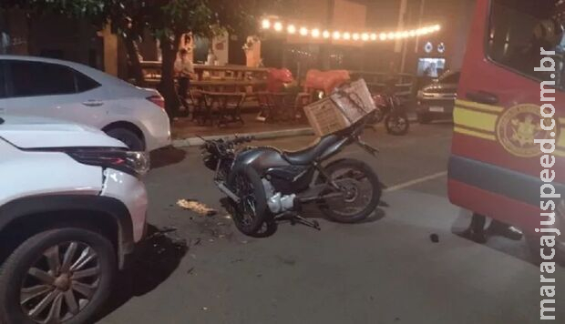 Motociclista fica ferido após bater de frente com carro em Chapadão do Sul Motociclista fica ferido após bater de frente com carro em Chapadão do Sul