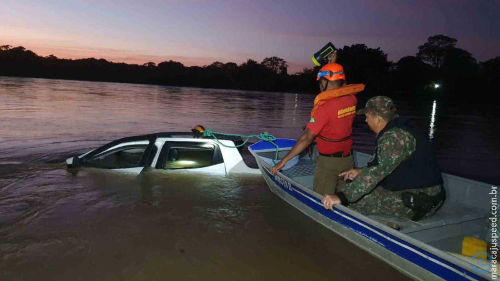 Motorista cai em rio de MS, liga para amigos pedindo socorro e desaparece Motorista cai em rio de MS, liga para amigos pedindo socorro e desaparece