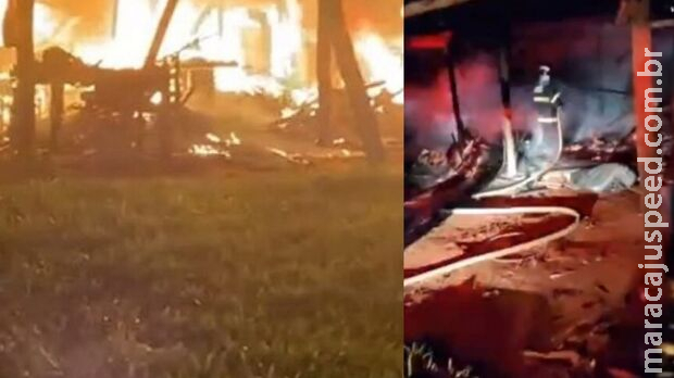 Raio incendeia e destrói casa em região de chácaras em Três Lagoas Raio incendeia e destrói casa em região de chácaras em Três Lagoas