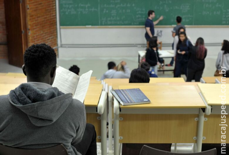 Renegociação do FIES para até 1,2 milhão de pessoas tem início nesta terça Renegociação do FIES para até 1,2 milhão de pessoas tem início nesta terça