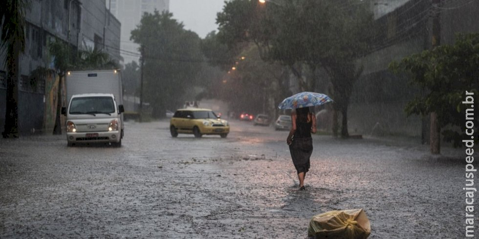 Sobe para oito o número de mortos por temporal em São Paulo