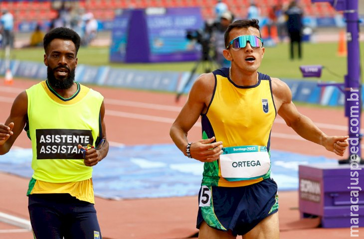 Yeltsin vence os 5.000m, quebra recorde e fatura primeiro ouro do Brasil no atletismo do Parapan-Americano Yeltsin vence os 5.000m, quebra recorde e fatura primeiro ouro do Brasil no atletismo do Parapan-Americano