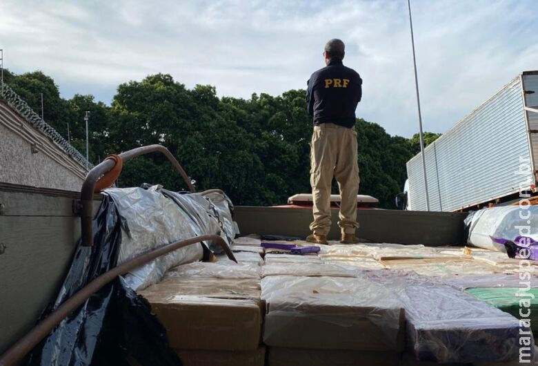 Douradenses são presos com mais de 7 toneladas de maconha durante ação da PRF Douradenses são presos com mais de 7 toneladas de maconha durante ação da PRF