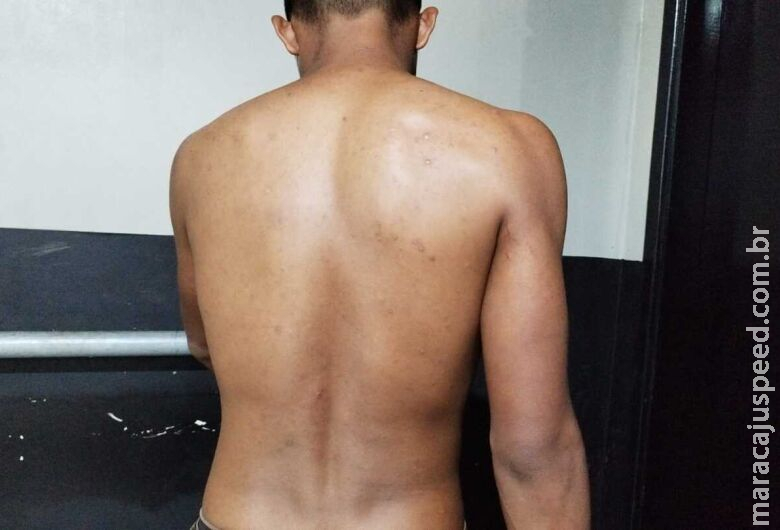 Adolescente teve vísceras expostas após facadas e foi morta por asfixia Adolescente teve vísceras expostas após facadas e foi morta por asfixia