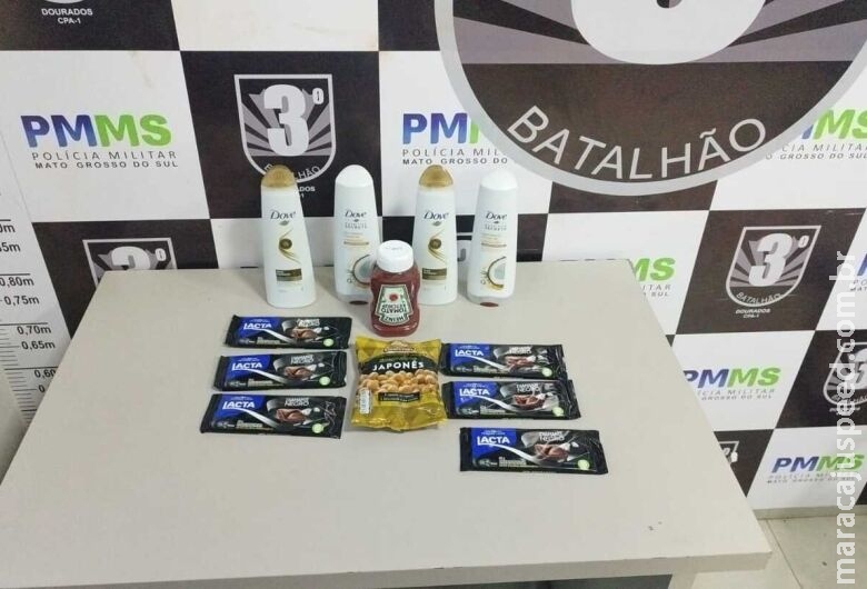 Após furto de vários produtos em mercado, homem tenta fugir mas vai preso Após furto de vários produtos em mercado, homem tenta fugir mas vai preso