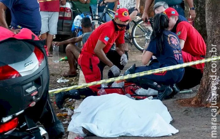 Bêbado, idoso leva soco e morre após bater a cabeça em calçada em Campo Grande Bêbado, idoso leva soco e morre após bater a cabeça em calçada em Campo Grande