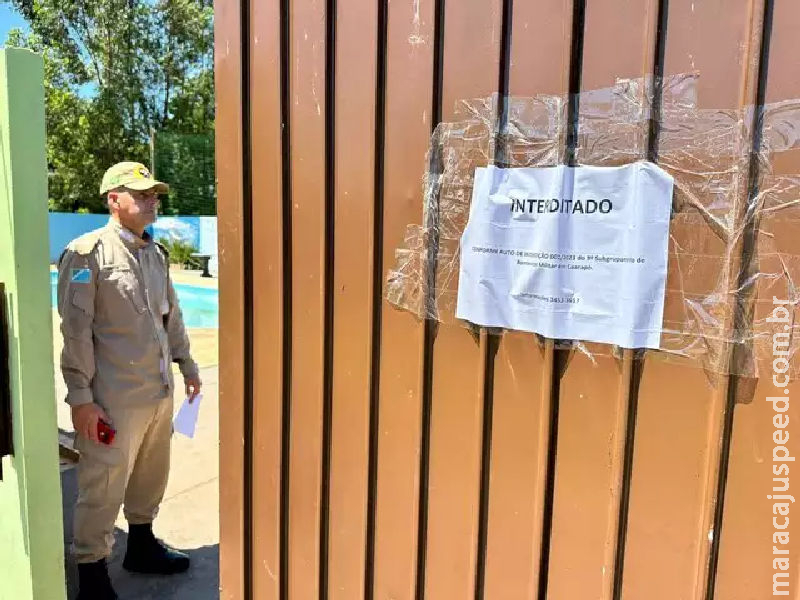 Bombeiros interditam piscina onde jovem teve cabelo sugado Bombeiros interditam piscina onde jovem teve cabelo sugado