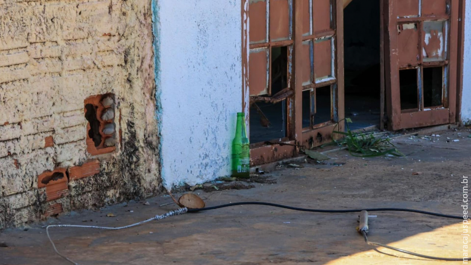 Casa onde assaltante foi morto em confronto com policiais era usada para tráfico de drogas Casa onde assaltante foi morto em confronto com policiais era usada para tráfico de drogas
