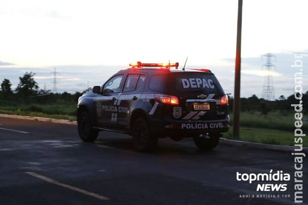 Casal é agredido a socos e chutes por vizinhos após briga por fogo em lixo em Campo Grande Casal é agredido a socos e chutes por vizinhos após briga por fogo em lixo em Campo Grande