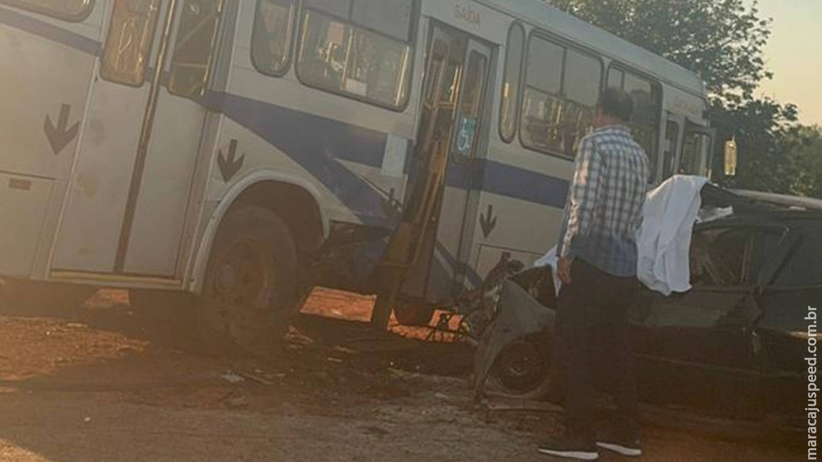 Colisão entre carro e ônibus deixa um morto na BR-060 em Campo Grande Colisão entre carro e ônibus deixa um morto na BR-060 em Campo Grande