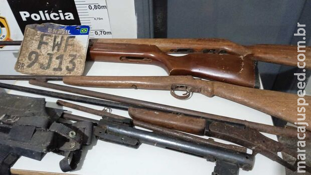 Com objetos, armas e até pássaros no assentamento, homem é preso em ação policial em Corguinho Com objetos, armas e até pássaros no assentamento, homem é preso em ação policial em Corguinho