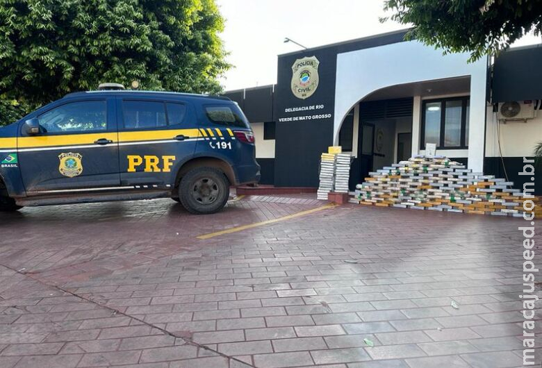 Dois fogem e polícia apreende quase 200 kg de cocaína em caminhonete