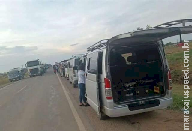 Em protesto por água potável, bolivianos bloqueiam estrada na fronteira com MS
