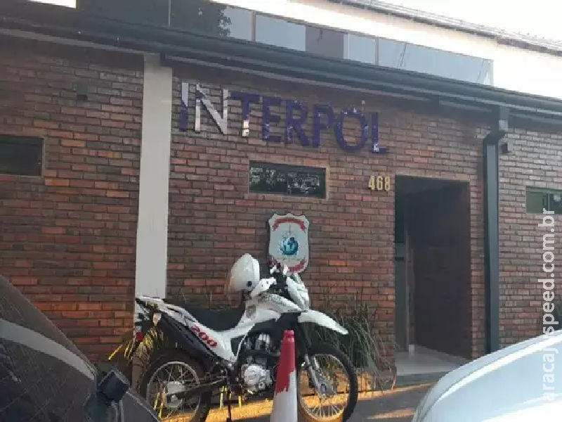 Escândalo envolvendo mulher de traficante derruba chefe da Interpol 