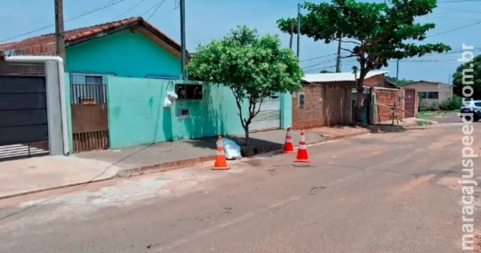 Ferido, homem tenta pedir socorro, mas cai e morre em calçada em em Ribas do Rio Pardo Ferido, homem tenta pedir socorro, mas cai e morre em calçada em em Ribas do Rio Pardo