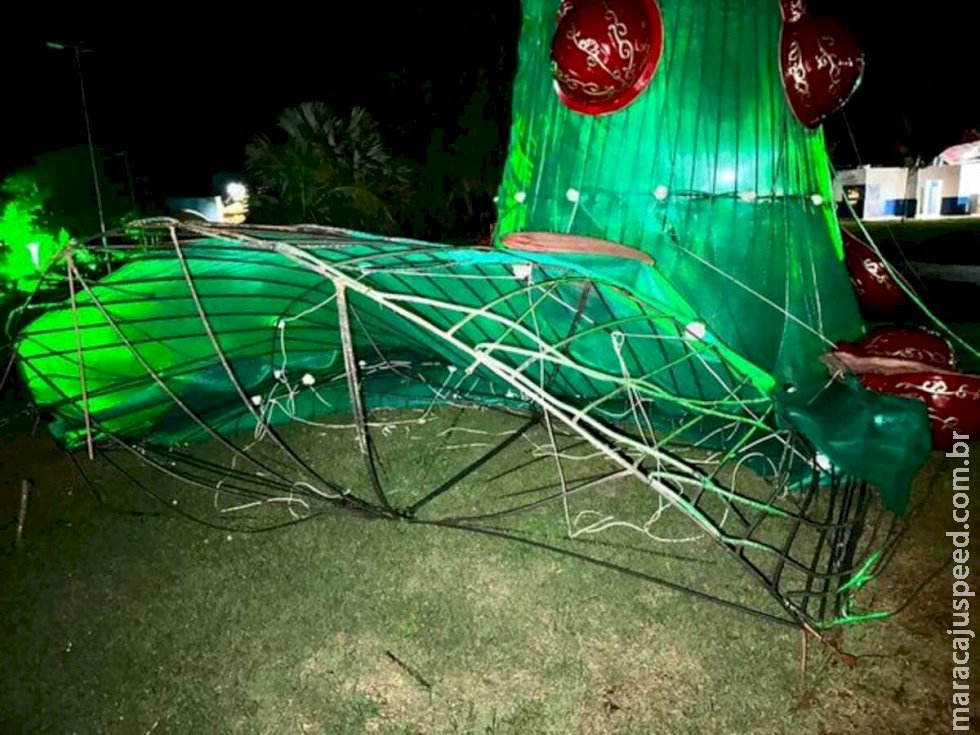 Forte temporal deixa rastro de destruição em cidade de MS