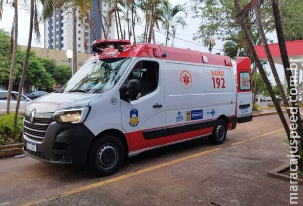 Homem esfaqueia irmão na orelha e foge em Dourados Homem esfaqueia irmão na orelha e foge em Dourados