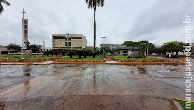 Homem que fugiu da polícia pulando grade de igreja é preso em Rio Brilhante Homem que fugiu da polícia pulando grade de igreja é preso em Rio Brilhante