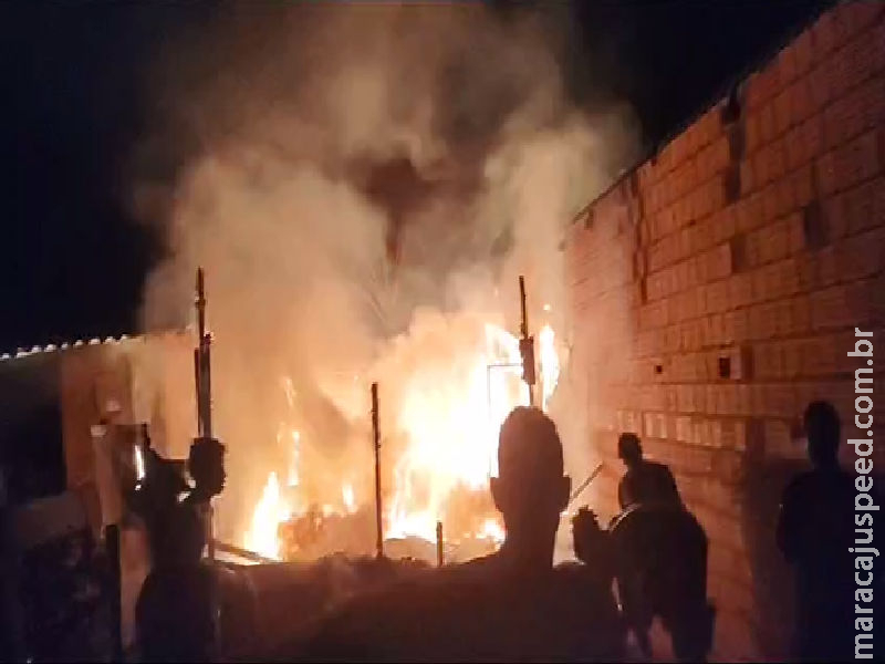 Incêndio atinge casa na Homex e gato morre em Campo Grande Incêndio atinge casa na Homex e gato morre em Campo Grande